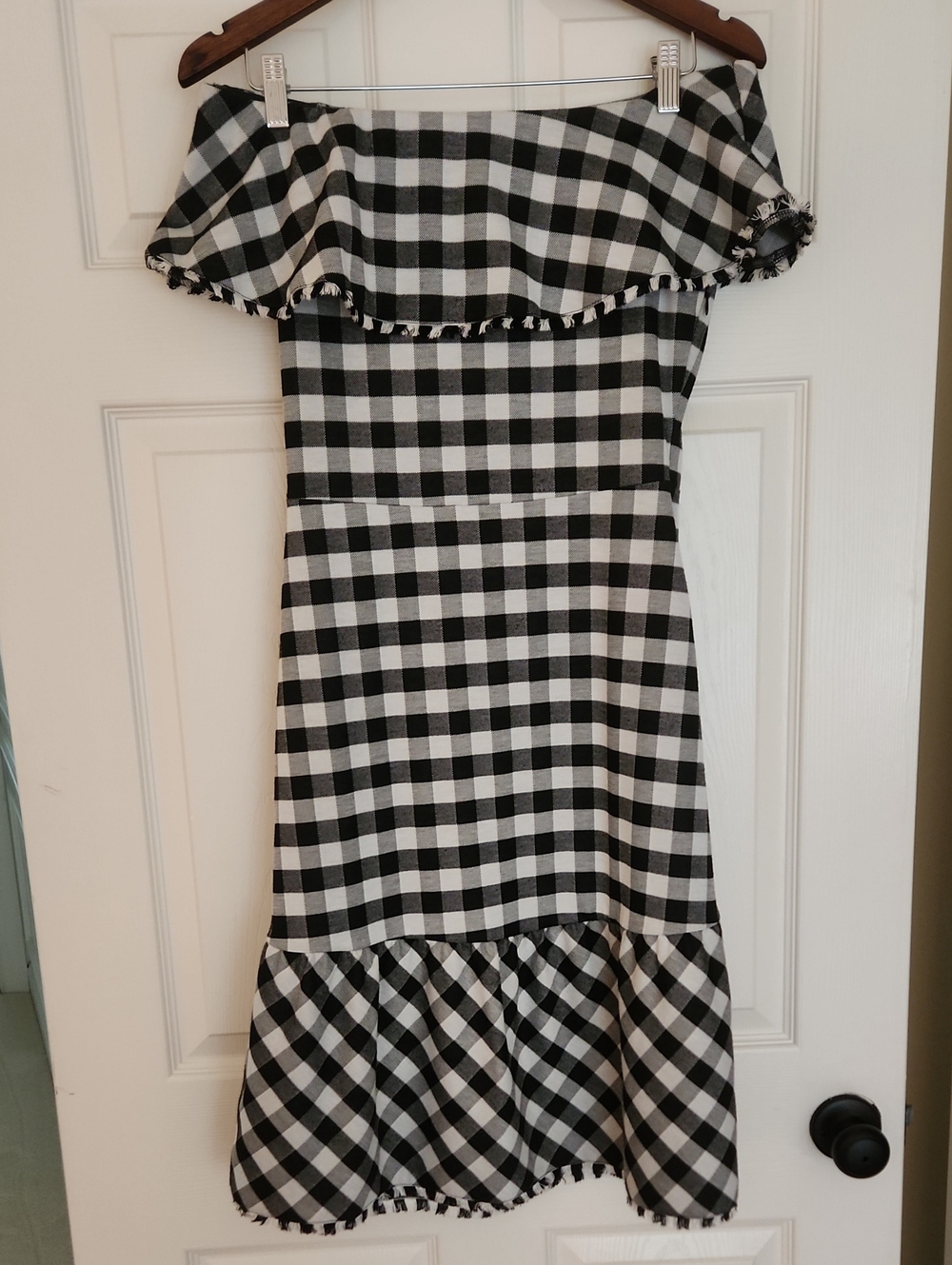 Ann Taylor Black and White Check Off the Shoulder Dress Size 0